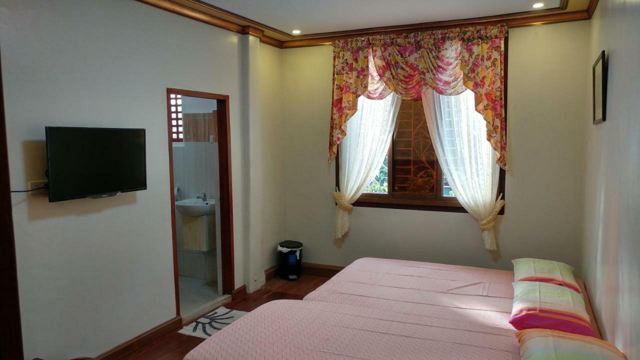Casa Familya Hotel Batac Ngoại thất bức ảnh